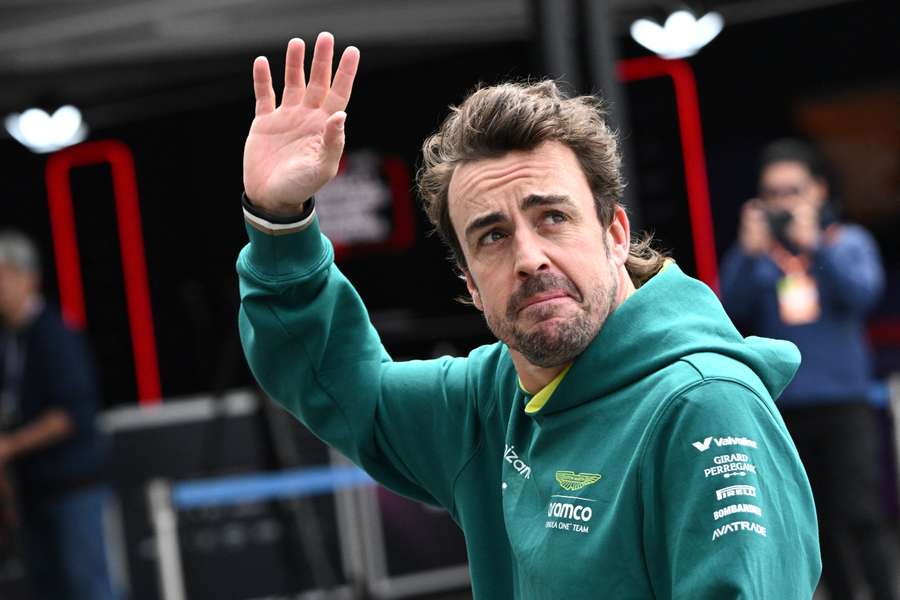 Alonso is staying at Aston Martin