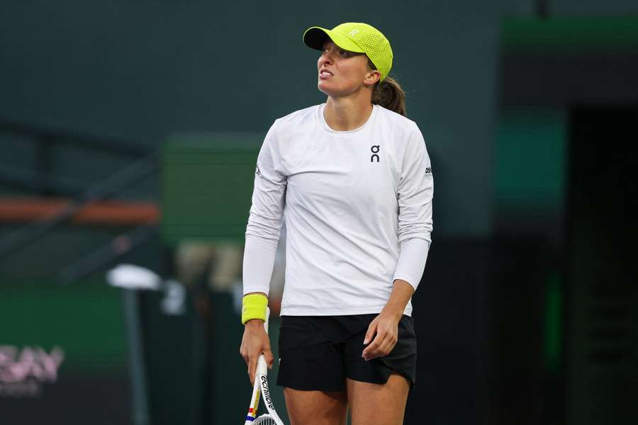 Iga Swiateková během semifinálového zápasu v Indian Wells.
