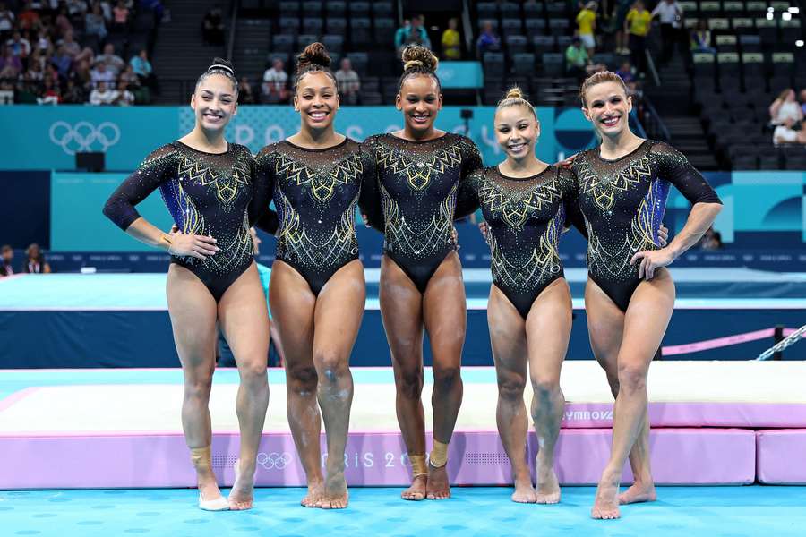 A equipe brasileira da ginástica artística quer a medalha coletiva