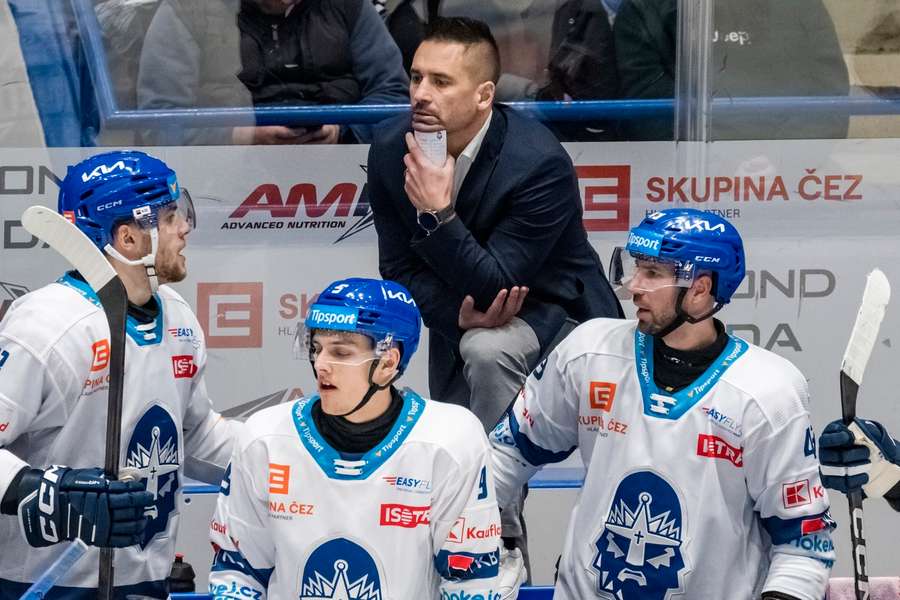 Plekanec na lavičce Kladna v roli hlavního trenéra.
