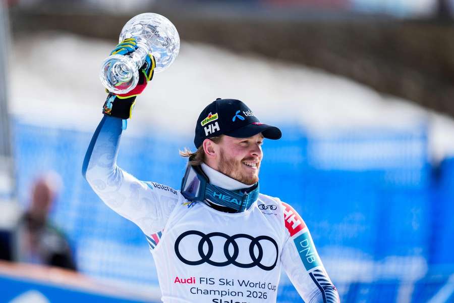 Norský lyžař McGrath si v Hafjellu zajistil malý glóbus za slalom. Norský lyžař McGrath si v Hafjellu zajistil malý glóbus za slalom.