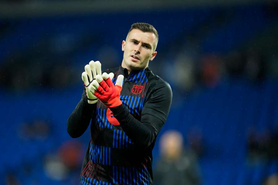Iñaki Peña, titular sin Ter Stegen.