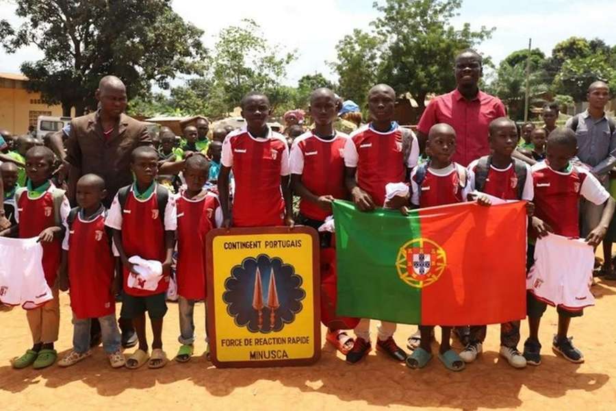 Crianças já equipadas a rigor em Bangui