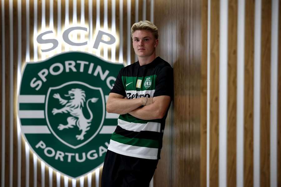 Conrad Harder é o novo avançado do Sporting