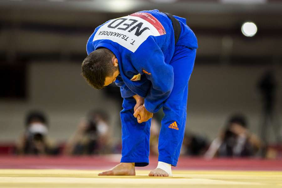 Tornike Tsjakadoea tijdens zijn partij tegen Sebastian Seidl om brons op de Olympische Spelen van Tokio op 31 juli 2021
