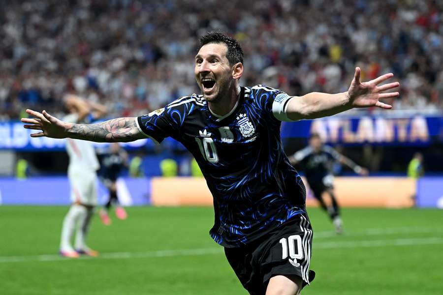 Lionel Messi asistoval u obou gólů Argentiny. Lionel Messi asistoval u obou gólů Argentiny.