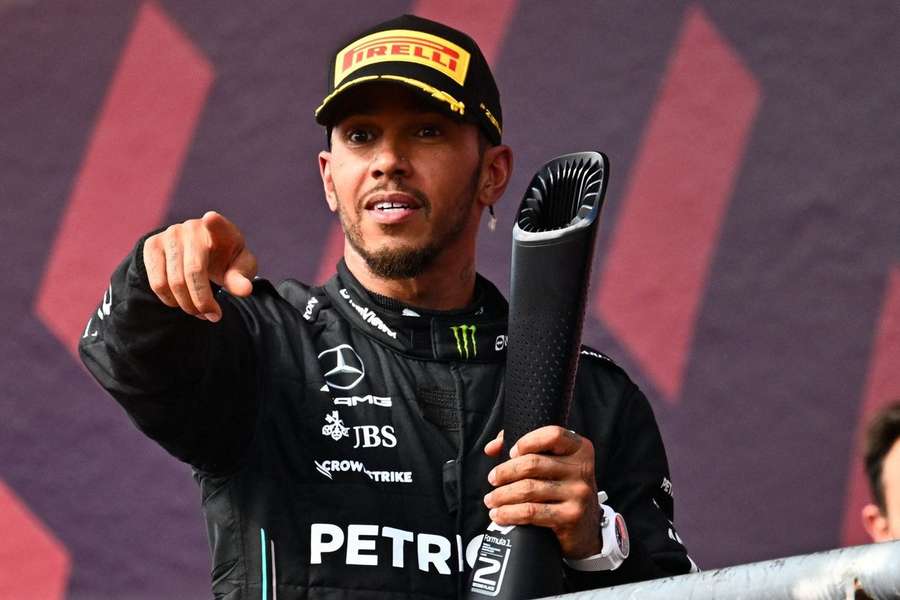 Lewis Hamilton vai mudar-se para a Ferrari