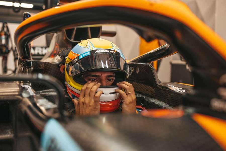 Álex Palou disfruta del test con McLaren y revela su deseo de llegar a la Fórmula 1