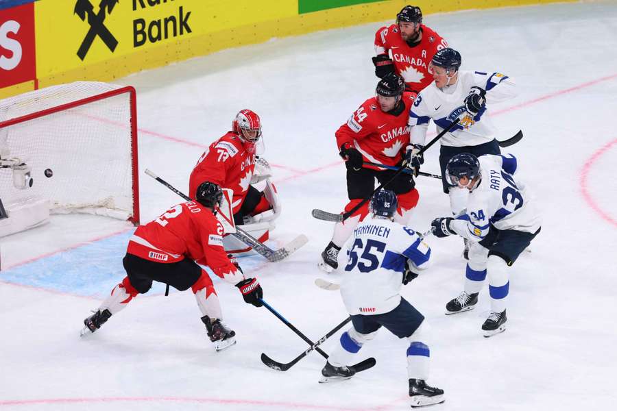 Powtórka z fazy grupowej. Finlandia po zwycięstwie nad Kanadą rywalem Szwajcarii w finale