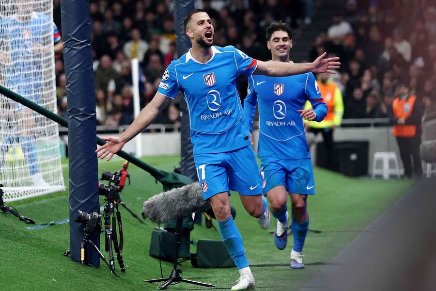 Hanckov dôležitý gól pri postupe cez Tottenham.