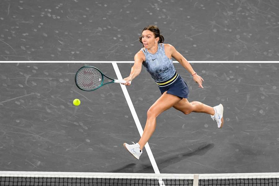 Simona Halep regressa ao court