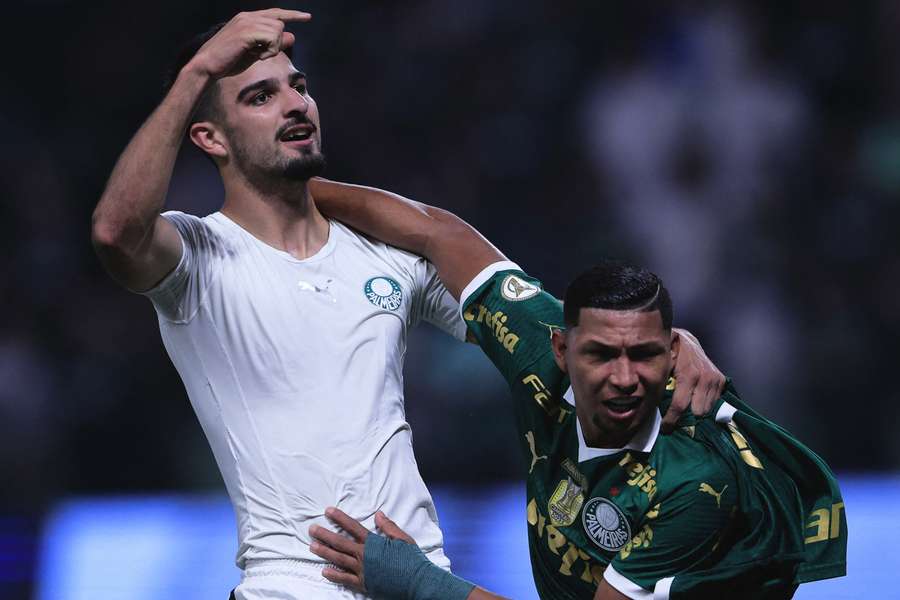 Flaco López decidiu o Choque-Rei para o Palmeiras com dois gols