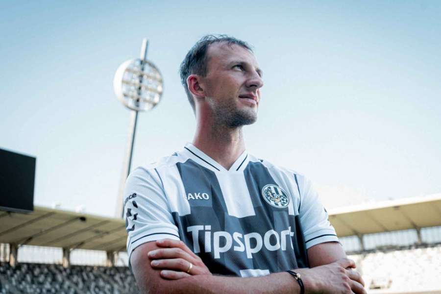 Záložník Matěj Valenta přestoupil z Plzně do Hradce Králové.