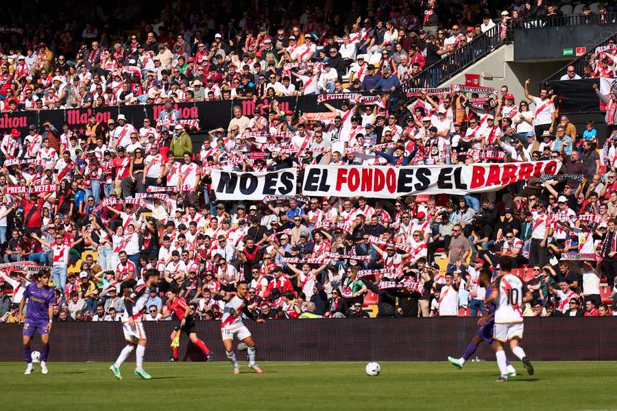 La afición del Rayo podría dejar ya atrás su animadversión hacia la directiva del Rayo La afición del Rayo podría dejar ya atrás su animadversión hacia la directiva del Rayo