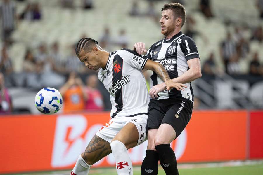 O Vasco até jogou no segundo tempo, mas pagou pelos erros na defesa
