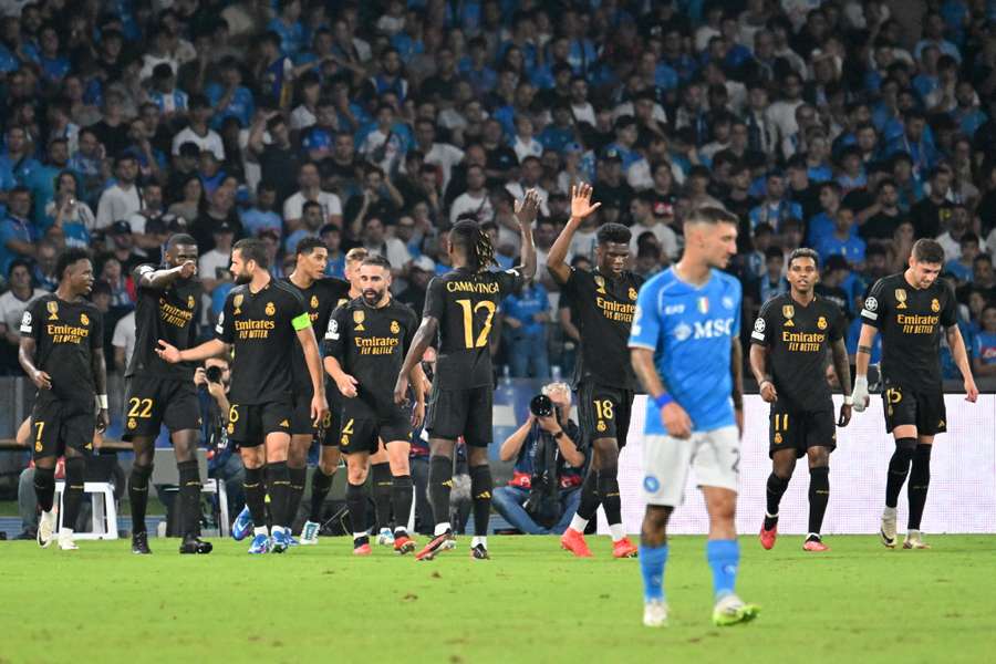 Vildt kanondrøn sikrer Real Madrid CL-sejr i Napolis heksekedel