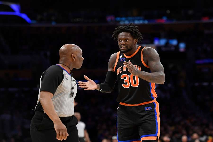 Randle speaks to the referee during the Knicks' match