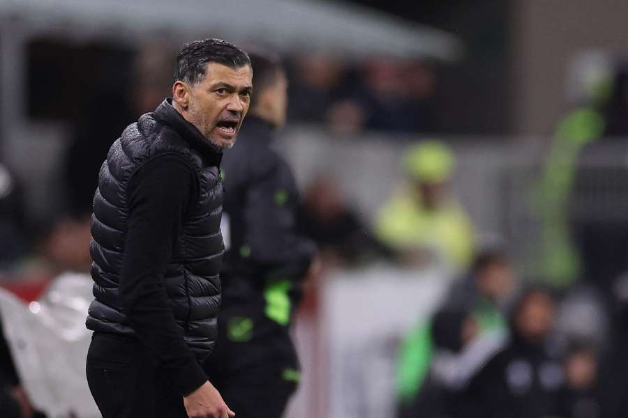 Conceicao looking angry during the game vs Como