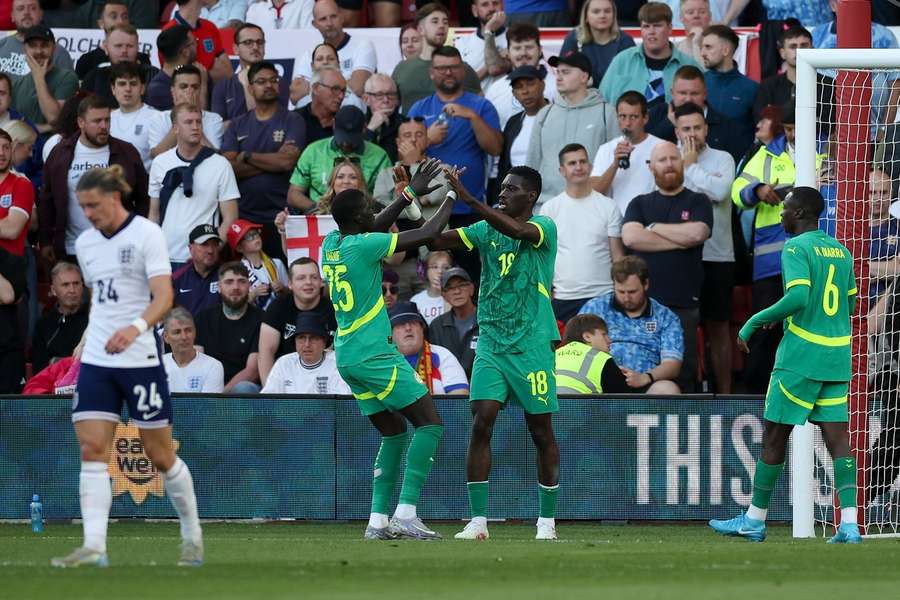 Anglie pod Tuchelem poprvé prohrála, v přípravě nestačila na Senegal.