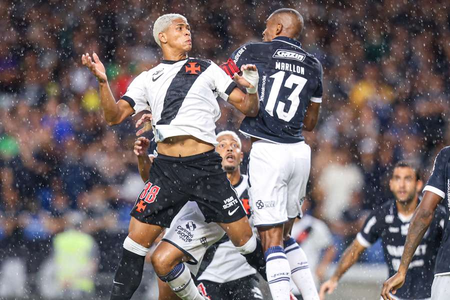 Vasco e Remo se enfrentam no returno do Brasileirão neste sábado (10), às 18h, em São Januário Vasco e Remo se enfrentam no returno do Brasileirão neste sábado (10), às 18h, em São Januário
