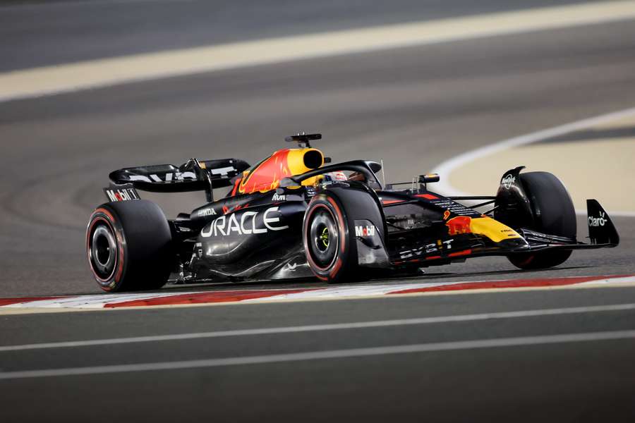 Verstappen zaczął sezon od zwycięstwa w Bahrajnie, duże problemy Ferrari, Alonso na podium