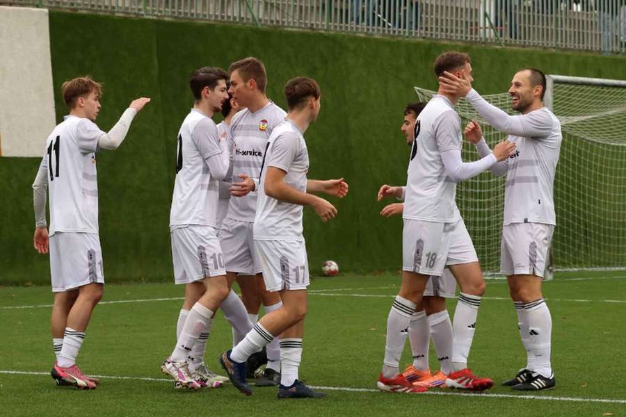 Tempo nasázelo ve čtvrté lize Březové devět branek a slavilo rekordní výhru.