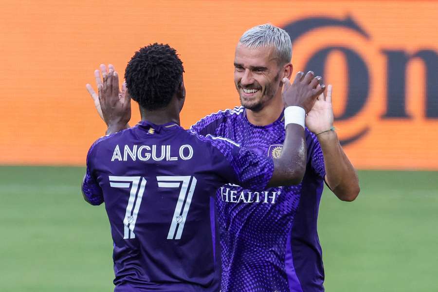 Antoine Griezman celebra un gol del Orlando City con Angulo Antoine Griezman celebra un gol del Orlando City con Angulo