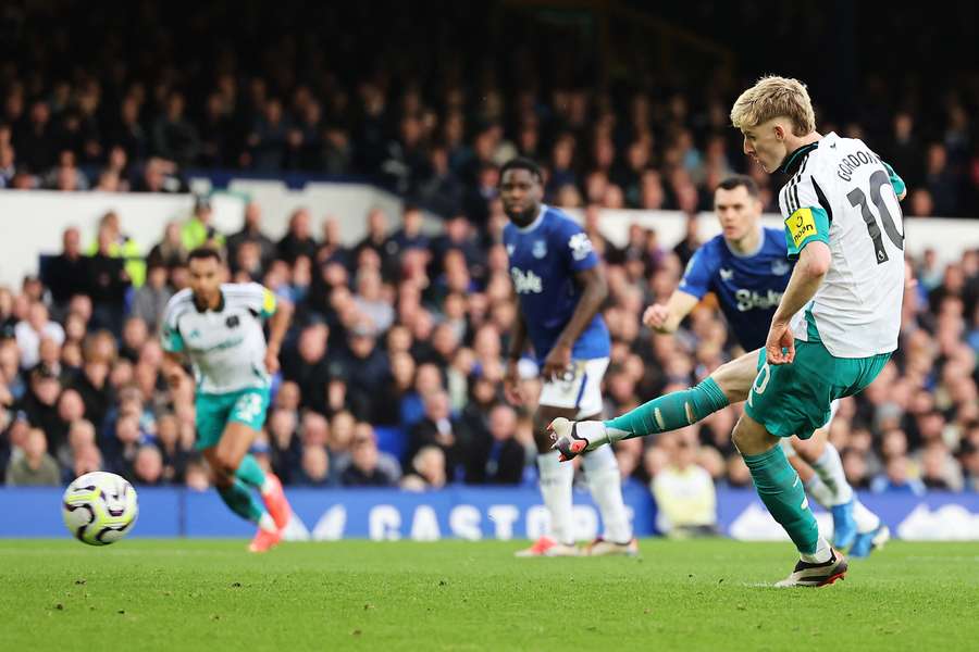 Gordon's penalty miss