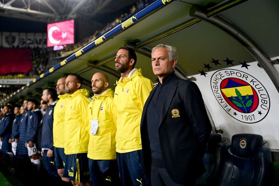 José Mourinho na lavičce Fenerbahce.