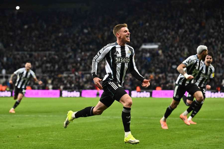 Newcastle's Harvey Barnes celebrates scoring the latest-ever Premier League winner vs Leeds
Newcastle's Harvey Barnes celebrates scoring the latest-ever Premier League winner vs Leeds