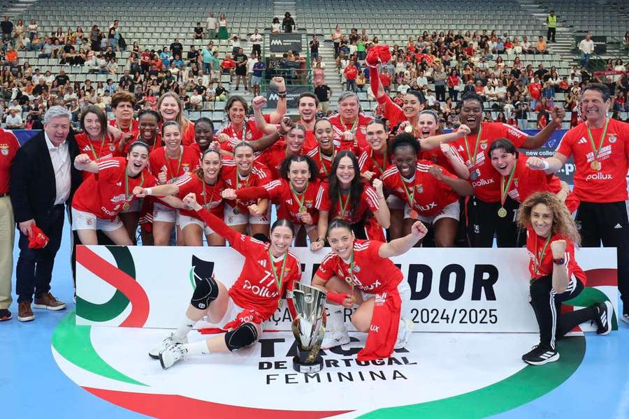 Benfica venceu a taça feminina de andebol