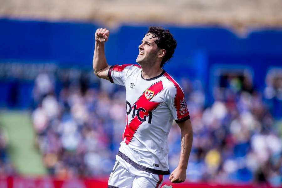 Sergio Camello, el delantero que se ha convertido en el alma del Rayo Vallecano Sergio Camello, el delantero que se ha convertido en el alma del Rayo Vallecano