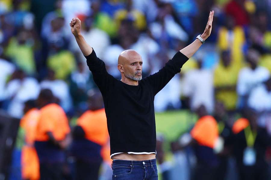 Miguel Cardoso a um passo do título continental 