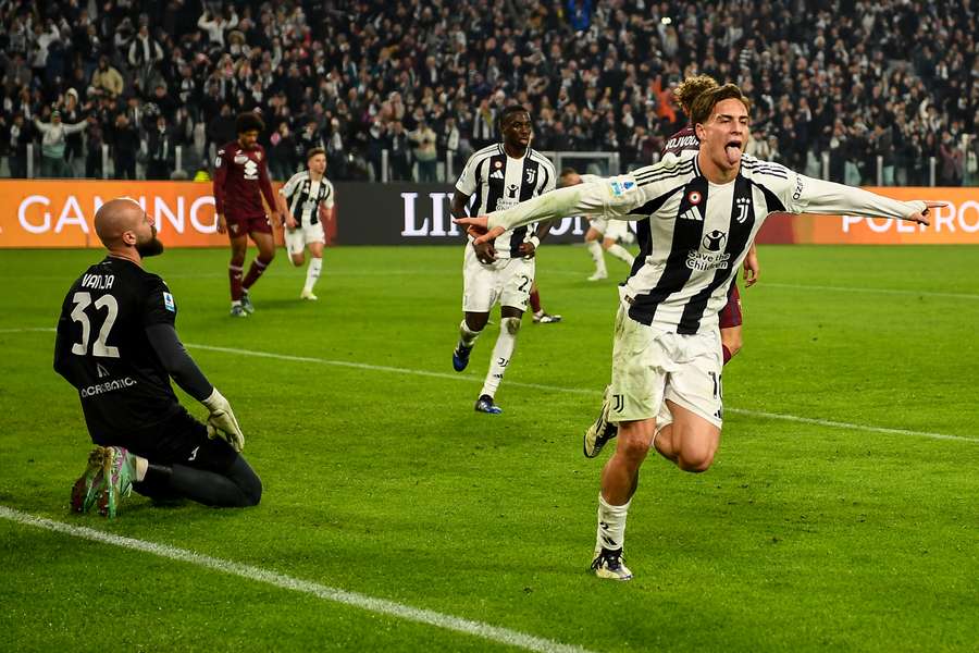 Il derby dell'andata è stato deciso dalle reti di Weah e Yildiz
