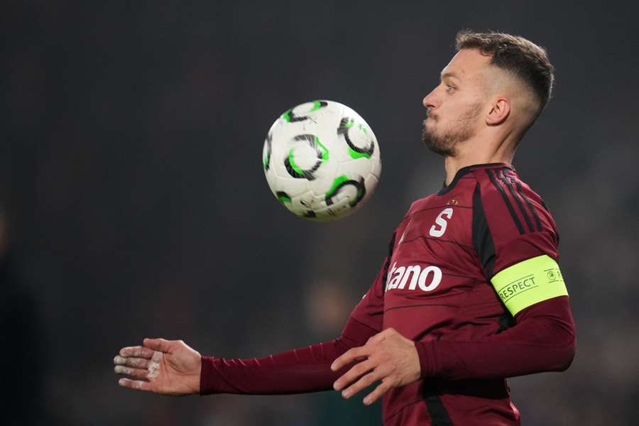 Sparta s Haraslínom priamo do osemfinále, zvyšní Slováci sú v play-off.