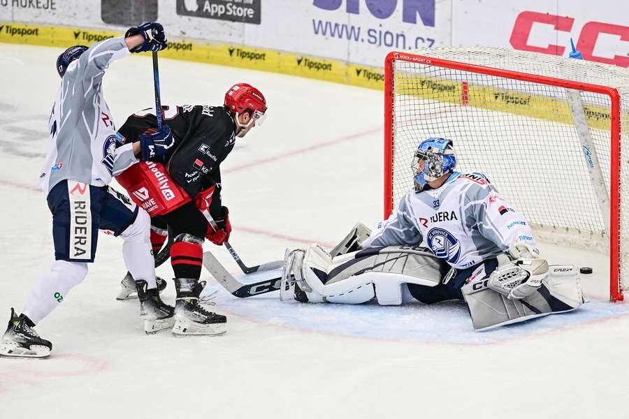 Hradec v divokém zápase přestřílel Vítkovice 9:7.