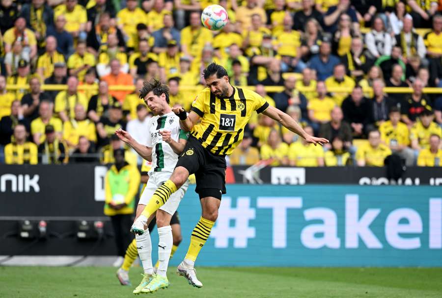 Jonas Hofmann, hier im Zweikampf mit Emre Can, stärkte seinem Trainer den Rücken