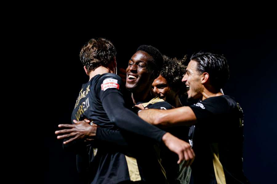 Alverca derrotou o Nacional da Madeira Alverca derrotou o Nacional da Madeira