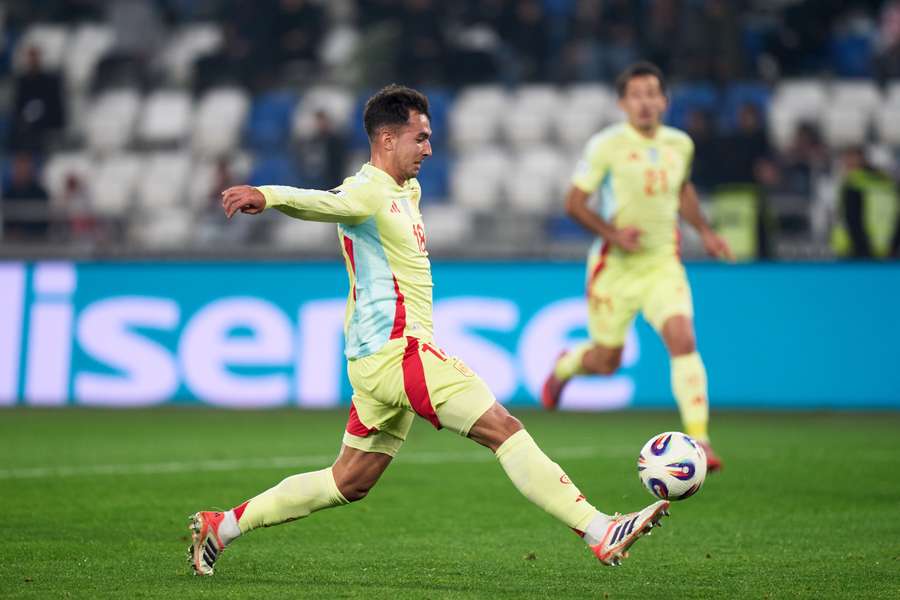 Zubimendi, 'pinchando' el balón con un control en carrera Zubimendi, 'pinchando' el balón con un control en carrera
