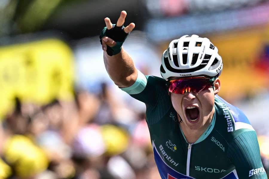 Alle gode gange tre for Jasper Philipsen, der nu har vundet fem Tour de France-etaper i sin karriere. 