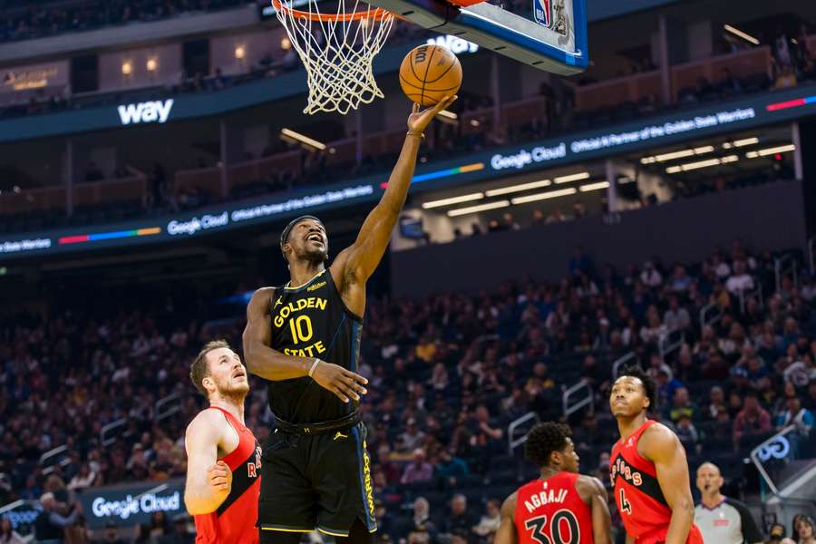 Golden State Warriors forward Jimmy Butler III shoots against the Toronto Raptors Golden State Warriors forward Jimmy Butler III shoots against the Toronto Raptors