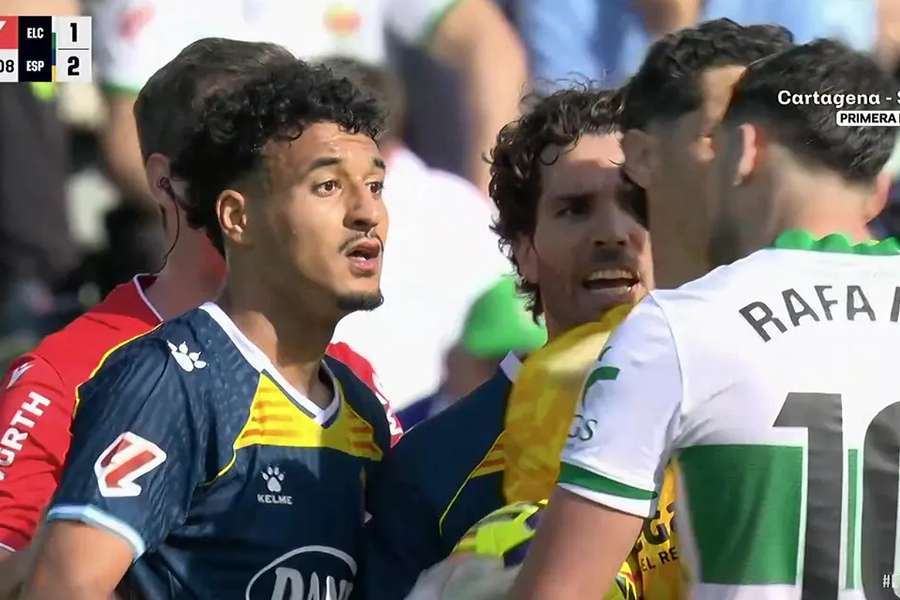 Omar El Hilali dénonce des insultes racistes, Rafa Mir accusé Omar El Hilali dénonce des insultes racistes, Rafa Mir accusé