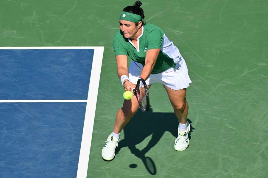 Jabeur recovered from a poor start to defeat Collins in Adelaide