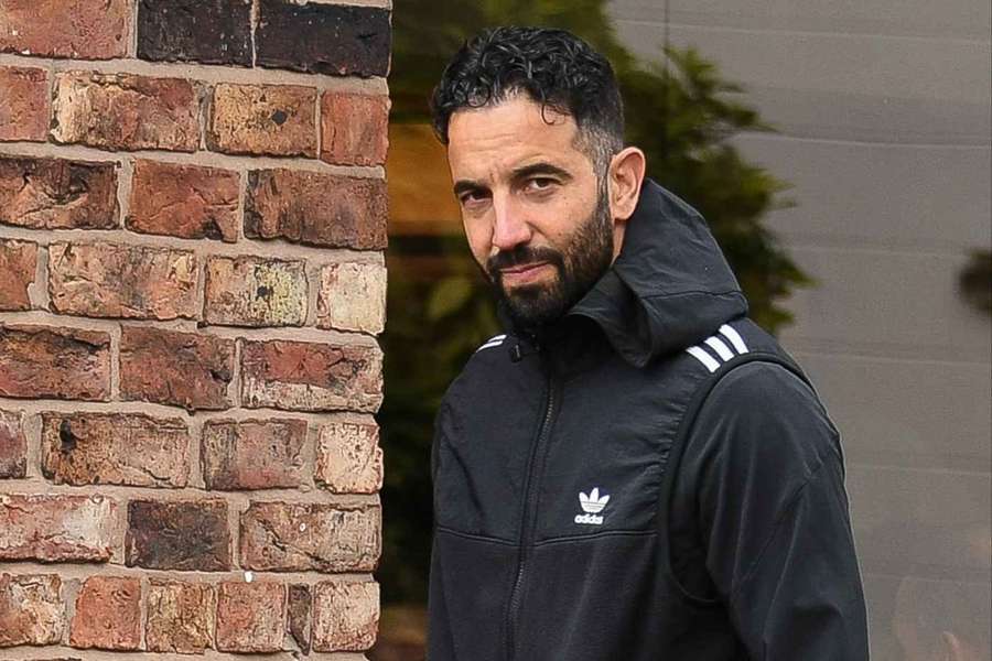 Man Utd legend Sheringham warns Amorim, predicts Arsenal win