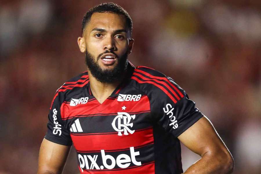 Flamengo passou fácil pela Portuguesa e assume a liderança do Carioca