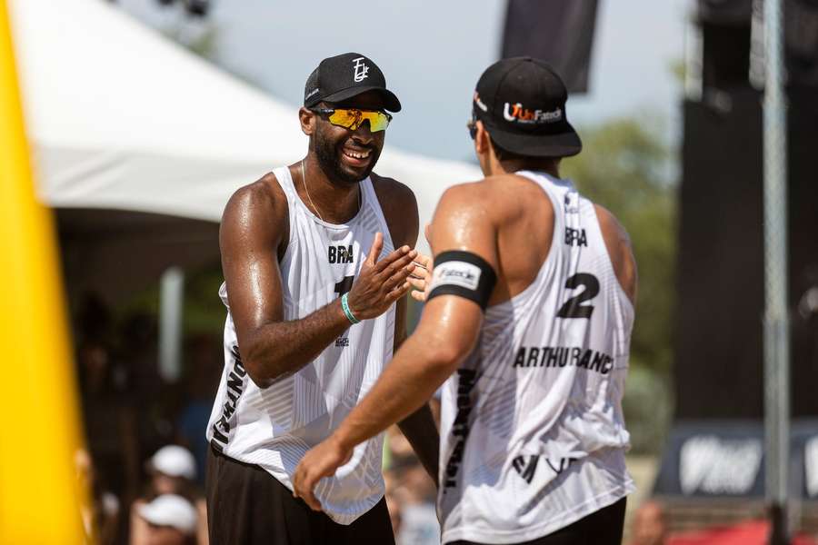 Evandro e Arthur são os melhores brasileiros posicionados entre os homens Evandro e Arthur são os melhores brasileiros posicionados entre os homens