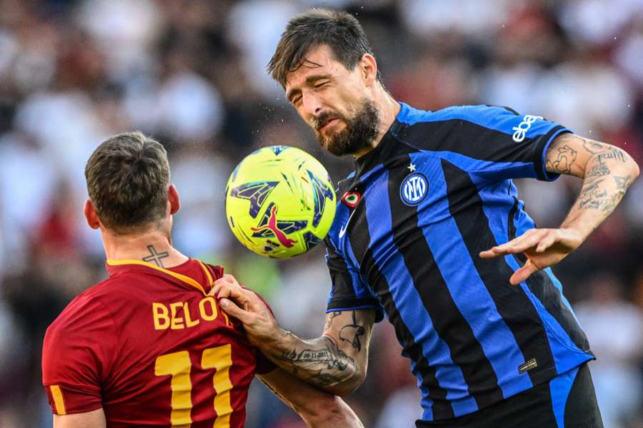 Francesco Acerbi (r.) ist eine der Stützen in der Abwehr der Nerazzurri. Francesco Acerbi (r.) ist eine der Stützen in der Abwehr der Nerazzurri.