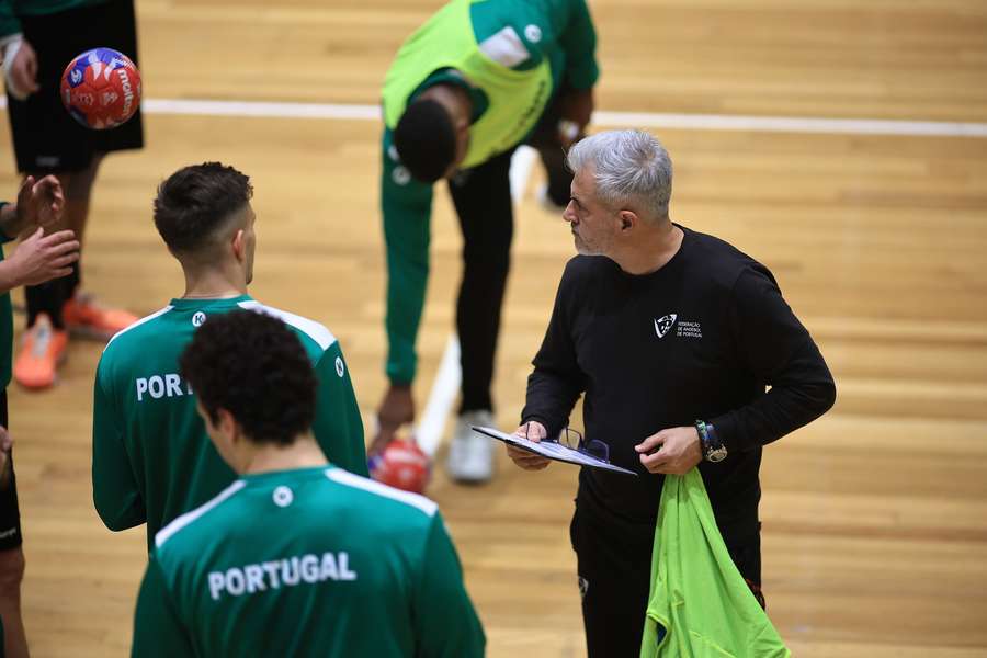Paulo Pereira durante um treino com Portugal