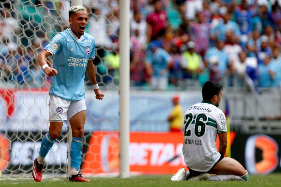 Placar foi aberto com gol contra de Victor Luís