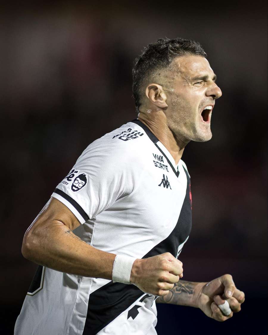 Vegetti fez dois gols em Bragantino 0x3 Vasco Vegetti fez dois gols em Bragantino 0x3 Vasco